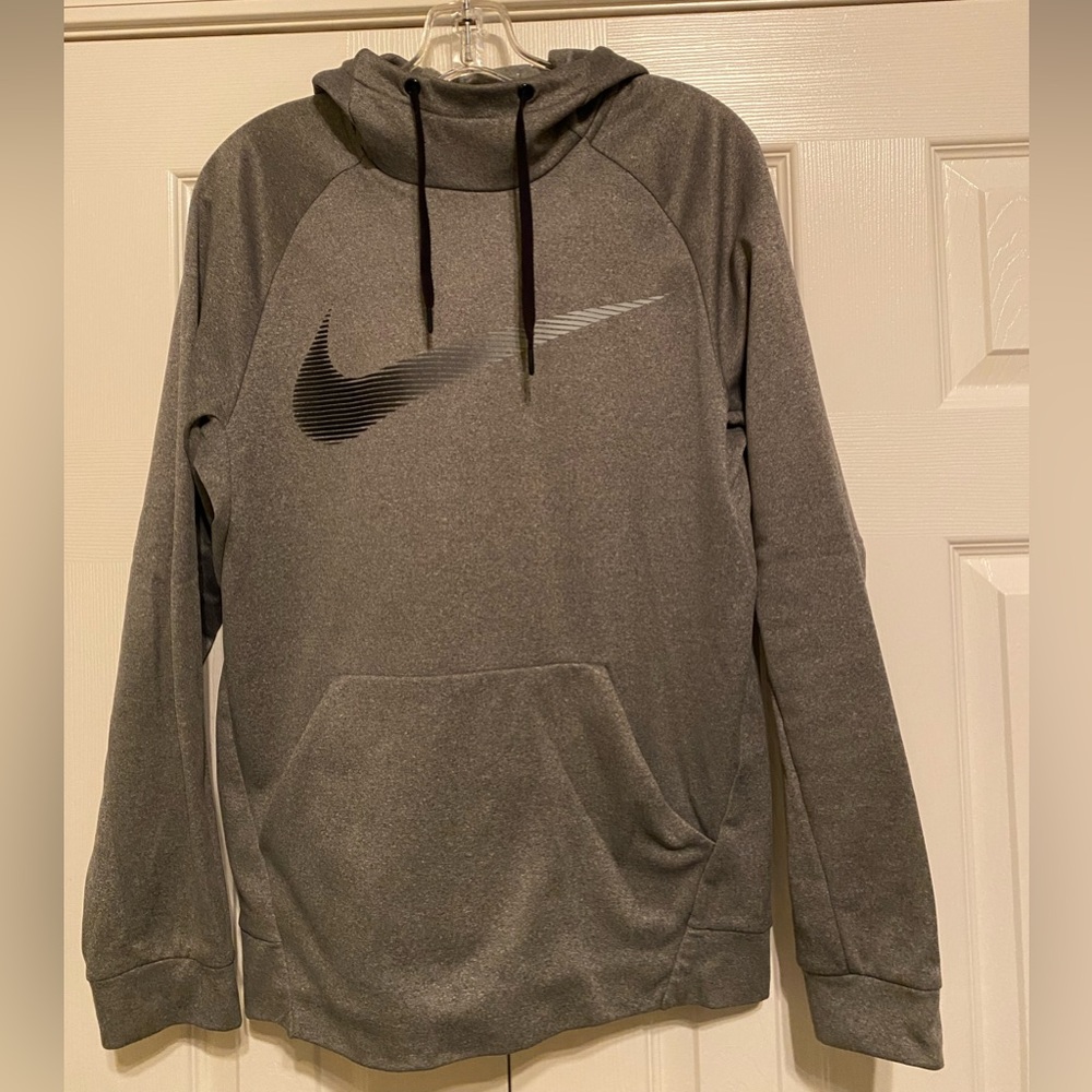 Nike Therma Fit pull over hoodie Men’s small
